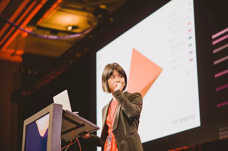 Nat Alison מרצה ב-React Conf